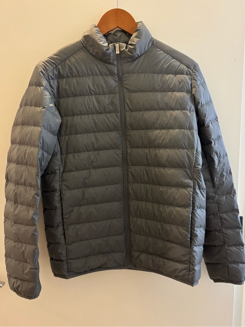 Uniqlo Ultra Light Down Jacket M Grey Lightweight Puffer